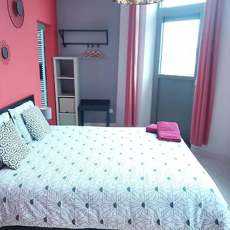 Le Salmon Nocleg ze śniadaniem 3*